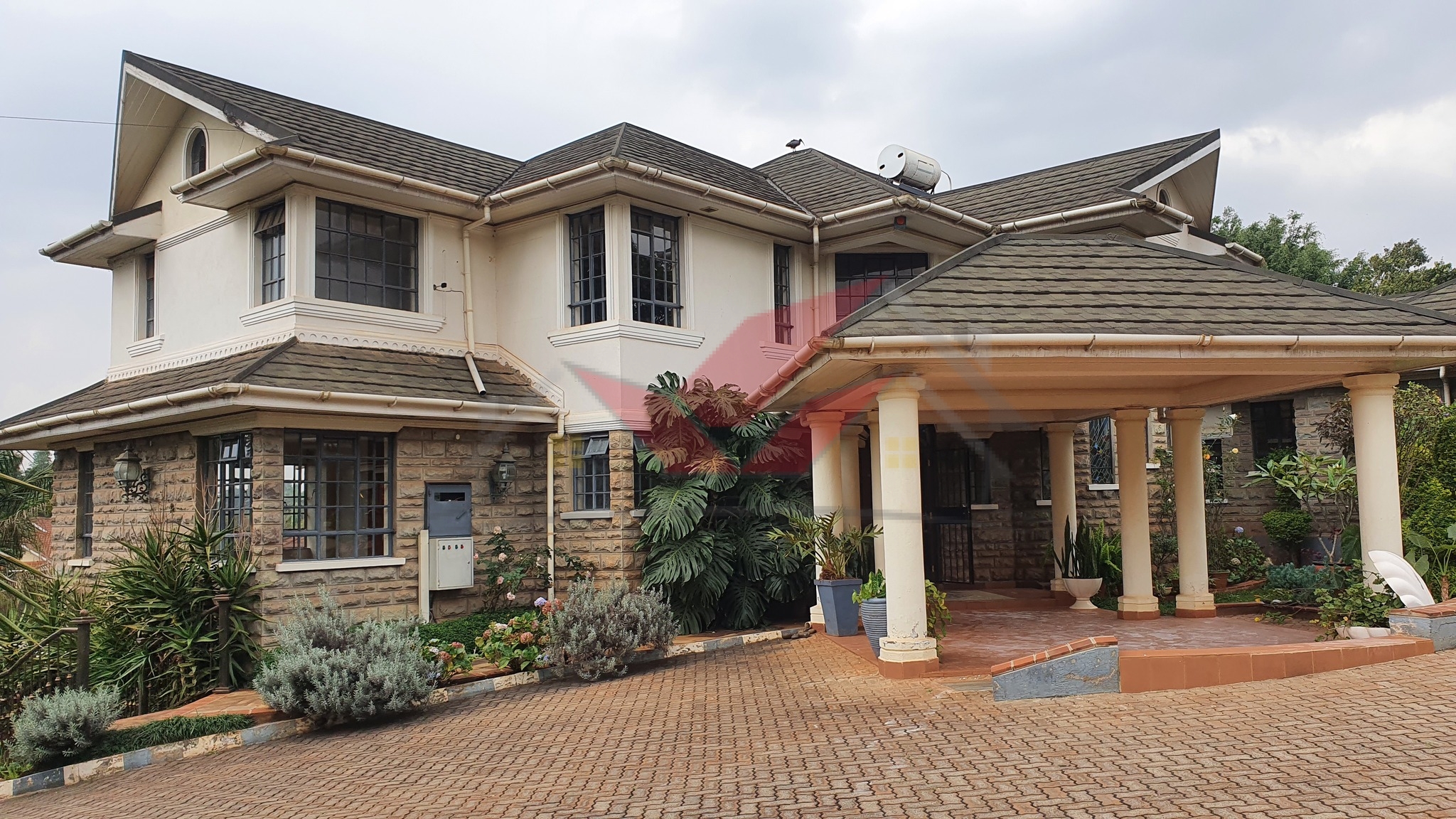 Exquisite 5-Bedroom All Ensuite House + 2-Bedroom Guest Wing for Rent in Kitusuru – Kshs 400,000/Month