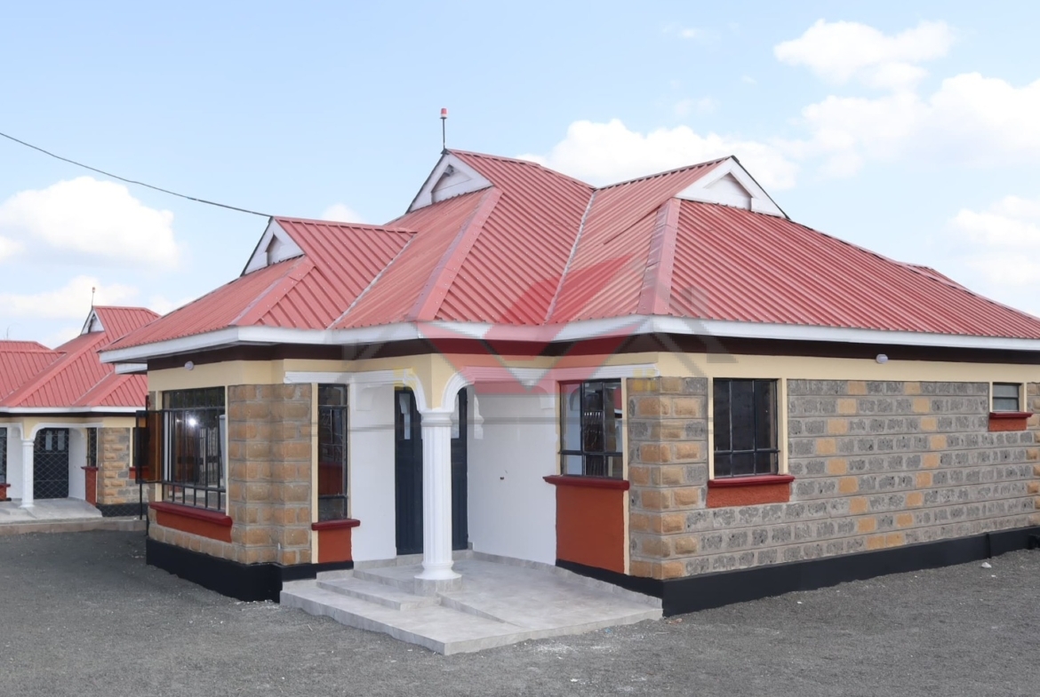 ## 🏡 Beautiful 3-Bedroom All-En-suite Bungalow for Sale in Kitengela – Acacia Area | KES 7.5M Looking for a modern, affordable, and stylish home in one of Kitengela’s most sought-after locations? Welcome to this beautiful 3-bedroom all-en-suite bungalow for sale in Acacia, Kitengela, offering the perfect blend of comfort, privacy, and investment value — just a short drive from Nairobi CBD. Set within a gated community of only 8 homes, each unit sits on a full 50x100 plot with a title deed, ensuring space, security, and guaranteed ownership. Designed with elegance and practicality in mind, this home delivers everything a modern family needs — from spacious living areas to luxurious finishes and a secure, serene neighborhood. ### ✨ Property Features * 🛏 3 Bedrooms – All En-suite + 1 Shared Bathroom * 🛋 Spacious Lounge and Dining Area with natural lighting * 🍳 Modern Granite-Finished Kitchen with quality fittings * 🧺 Laundry Area + Servant Quarters for convenience * 🌳 Private Garden + Parking for 4 Vehicles * 🧱 Full 50x100 Plot with Freehold Title Deed ### 📍 Location Benefits * 🚗 Only 800 meters from Namanga Road – easy access to Nairobi and major amenities * 🏘 Secure Gated Community with 24/7 security and private access * 🏫 Close to schools, hospitals, supermarkets, and churches * 🌆 Peaceful Acacia neighborhood surrounded by fully developed homes This Kitengela Acacia bungalow offers unbeatable value at KES 7.5M, with flexible payment options, mortgage, and cash purchase accepted. Ideal for first-time homeowners, young families, or investors seeking rental income in a fast-growing suburb. ### 💼 Investment Advantage Kitengela continues to be a hotspot for real estate investment, thanks to its connectivity, infrastructure growth, and peaceful suburban lifestyle. Owning a ready home in Acacia is a smart step toward financial security and modern living. 📞 Call / WhatsApp: [0732 675057](https://wa.me/254732675057) 💰 Price: KES 7.5M (Flexible Payment Plan Available) Kitengela homes for sale, affordable homes Kenya, bungalows for sale in Kitengela, Acacia Kitengela property, 3 bedroom house Kitengela, Kitengela real estate, Nairobi affordable homes, Kenya property investment, homes with title deeds Kenya, gated community Kitengela #KitengelaHomes #AffordableHomesKenya #BungalowForSale #KitengelaProperty #RealEstateKenya #AcaciaKitengela #InvestInKenya #NairobiHomes #KenyaRealEstate #ModernHomesKenya #DiasporaInvestmentsKenya #KitengelaLiving #DreamHomeKenya #PropertyInvestmentKenya #HomesForSaleKenya #GatedCommunityHomes #NairobiAffordableHomes