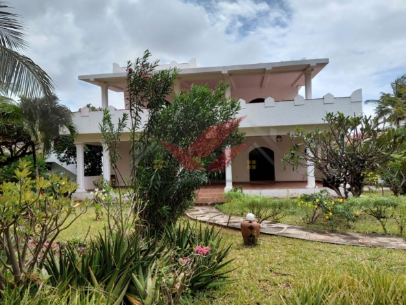 FOR SALE -- Elegant 4-Bedroom House on ½ Acre Plot 3-Minute Walk to Watamu Beach KES 45M (Negotiable)