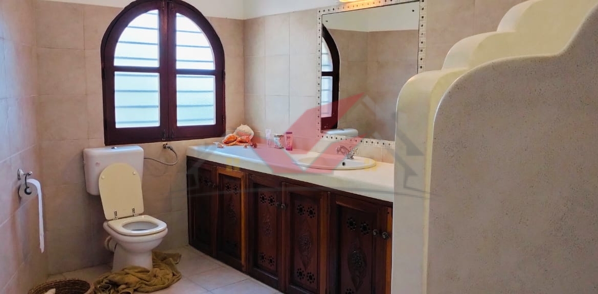 🌴 Luxurious 4-Bedroom Beachfront Villa for Sale – Watamu (Lono Hotel Area) 💰 Asking Price: Ksh 140 Million (Fully Furnished) 📍 Prime 4-Acre Beachfront Property | Freehold Title | Watamu, Kenya Experience the ultimate coastal luxury lifestyle in this stunning 4-bedroom all-ensuite villa nestled on 4 acres of pristine beachfront land in the heart of Watamu, one of Kenya’s most exclusive and picturesque seaside destinations. This elegantly designed maisonette-style home perfectly combines modern architecture with Swahili coastal charm, offering panoramic ocean views, lush gardens, and direct access to the turquoise waters of the Indian Ocean. 🏡 Property Highlights: ✅ 4 spacious ensuite bedrooms with elegant interiors and ocean-facing balconies ✅ Expansive living and dining areas overlooking manicured tropical gardens ✅ Fully furnished with high-end coastal décor and custom fittings ✅ Private swimming pool surrounded by palm trees and loungers ✅ Servant’s quarters (SQ) for staff accommodation ✅ 3 water wells ensuring a reliable private water supply ✅ Garage and ample parking space ✅ Secure, fully fenced compound with a freehold title deed ready for transfer 💎 Investment Potential: • Prime 4-acre beachfront parcel ideal for private residence, luxury boutique hotel, or resort development • Located within the prestigious Lono Hotel area, a zone known for privacy and high-profile neighbors • Excellent access to electricity, main roads, and major resort facilities • Strong property value appreciation driven by rising tourism and limited beachfront supply 🌊 Why Watamu? Watamu is a globally acclaimed coastal gem — home to white sandy beaches, marine parks, coral gardens, and a thriving international tourism market. It’s the ideal location for investors seeking a blend of relaxation, recreation, and return on investment. Whether you’re envisioning a private coastal estate, a luxury Airbnb retreat, or an eco-boutique resort, this property delivers unmatched potential and long-term value. 📞 Contact for Viewing & Details: Call: 0732675057 📲 WhatsApp: [Click to Chat](https://wa.me/254732675057) #WatamuLuxuryHomes #BeachfrontVillaKenya #WatamuPropertyForSale #KenyaRealEstate #LuxuryVillasKenya #CoastalInvestments #WatamuBeachfront #LonoHotelWatamu #KenyaLuxuryProperty #DiasporaInvestments #InvestInKenya #WatamuLifestyle #LuxuryLivingKenya #PropertyForSaleKenya #WatamuBeachVilla #HighEndHomesKenya #KarenHardyNdovu #OceanfrontHomes #WatamuInvestments #KenyaLuxuryRealEstate