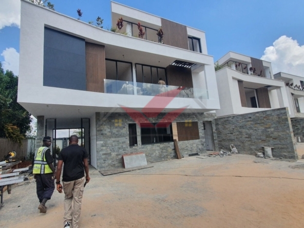 Modern 4-Bedroom All-Ensuite Villa with DSQ for Sale in Runda – Secure Gated Community | KES 47M