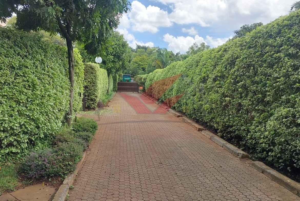 Luxury 5-Bedroom All-Ensuite Home in Karen – Style, Comfort & Security for KES 115M