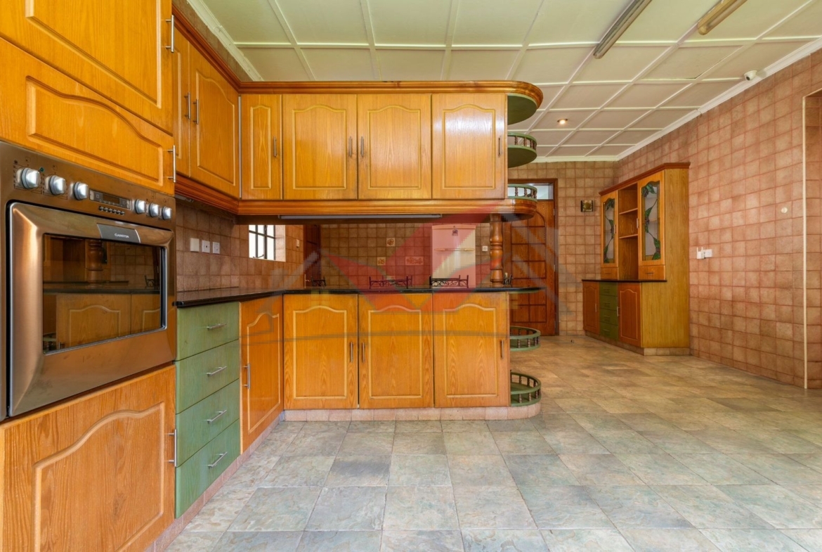 Luxury 6-Bedroom Mansion for Sale in Runda Nairobi | Private Pool & Gym